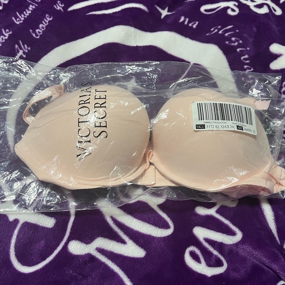 *Victoria Secret* - Picture 1 of 4